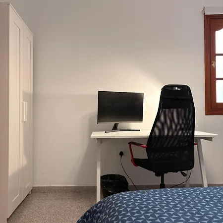 La Isleta Coliving بيت ضيافة