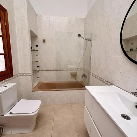 La Isleta Coliving بيت ضيافة 3*